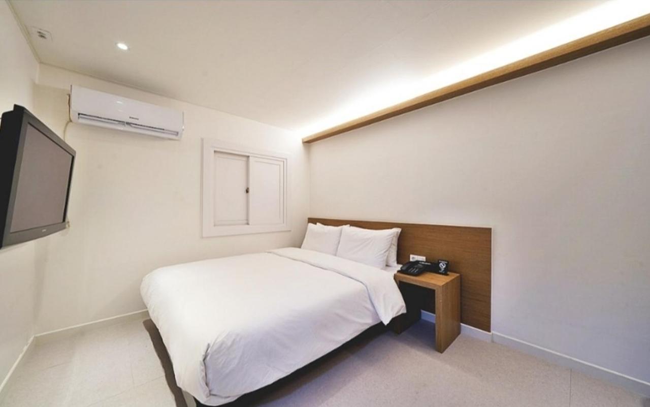 Busan Seomyeon Business Hotel J7 Экстерьер фото